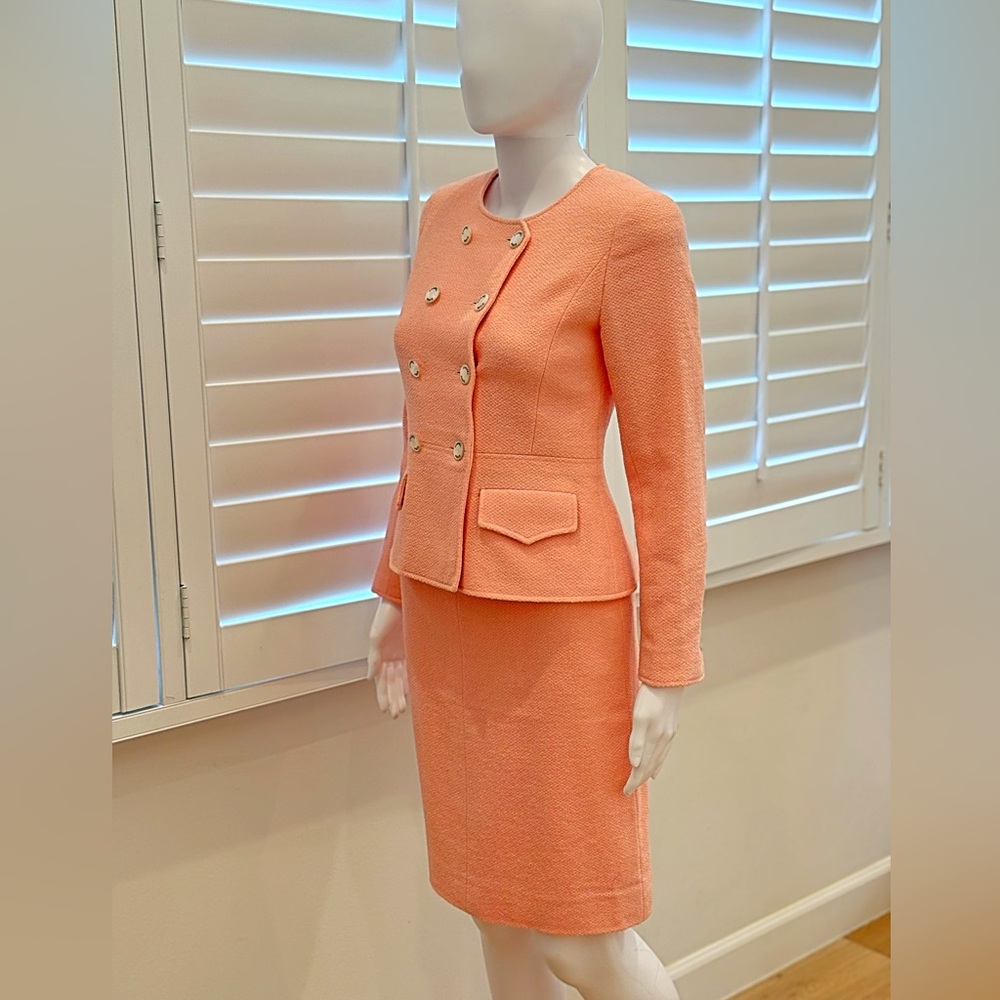 Chanel Vintage 1997P Pink Skirt Suit w 9 MOP logo buttons Sz FR 34 / US 0-2 - Picture 6 of 16